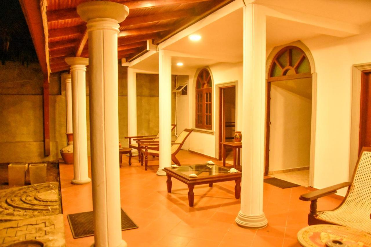 Oriental Rest Hotel Хикадува Екстериор снимка