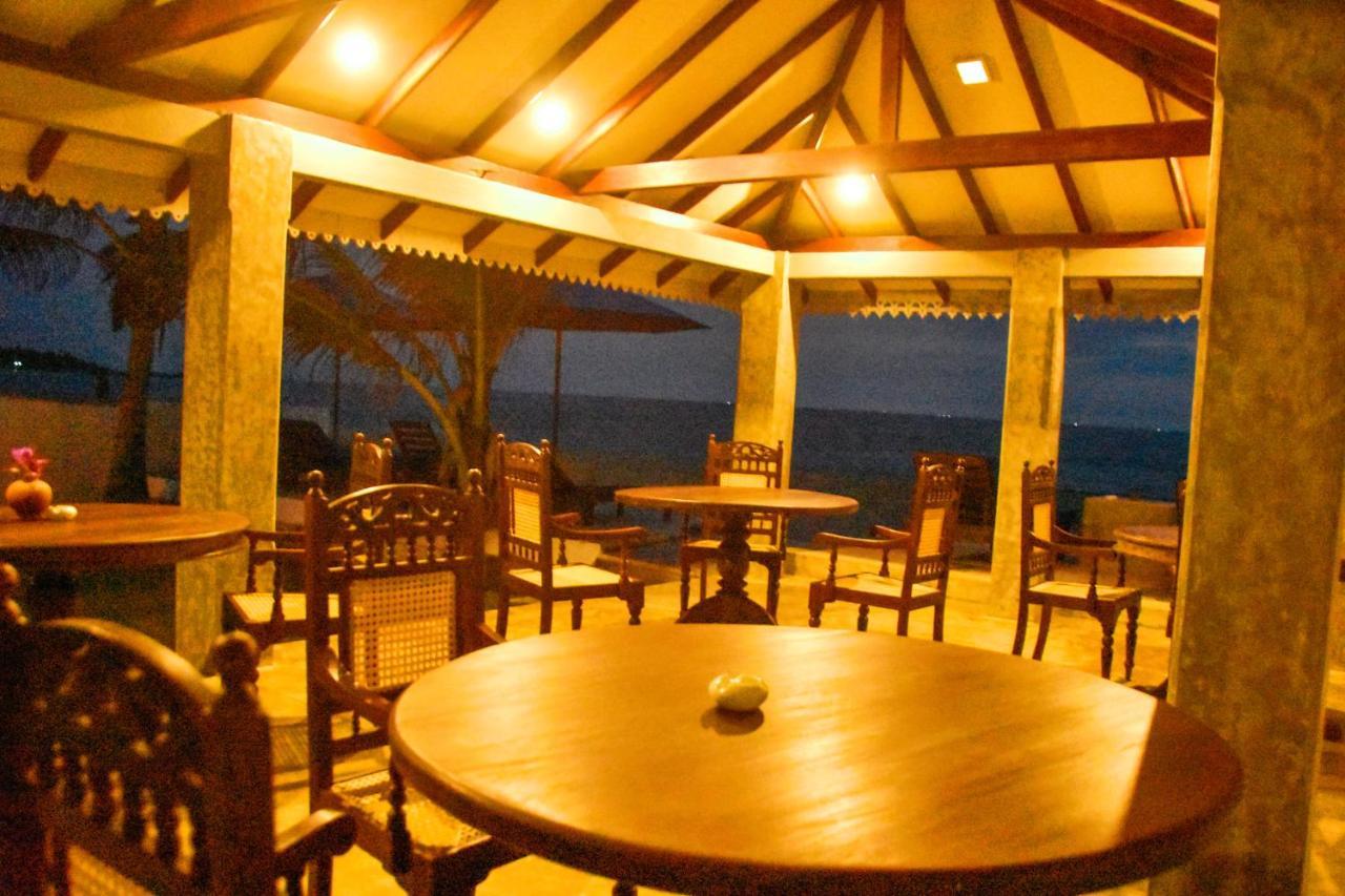 Oriental Rest Hotel Хикадува Екстериор снимка